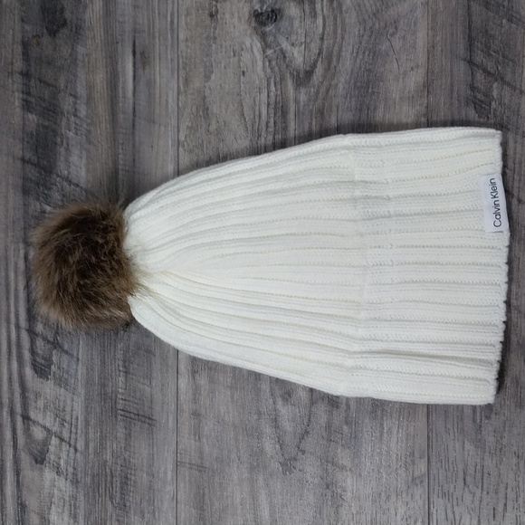 Calvin Klein Winter Cap Hat Pom White Fast Ship - Picture 1 of 9